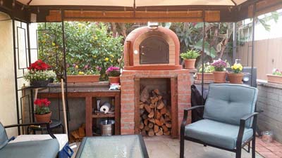 outdoor brick pizza oven